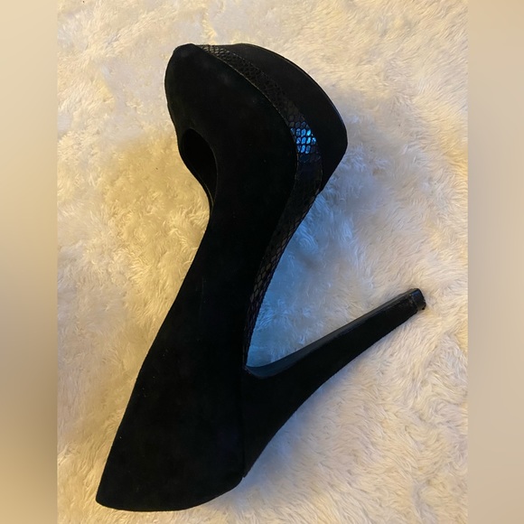 ❤️Gianni Bini heel pumps shoes size 7
***Bundle 3 for $25 - Picture 4 of 7